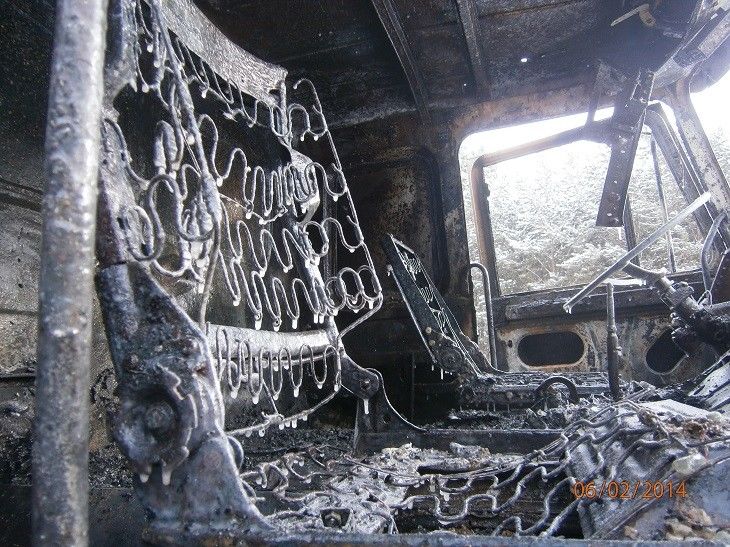 На трассе под Омском вспыхнула фура, у которой отказали тормоза На трассе под Омском вспыхнула фура, у которой отказали тормоза