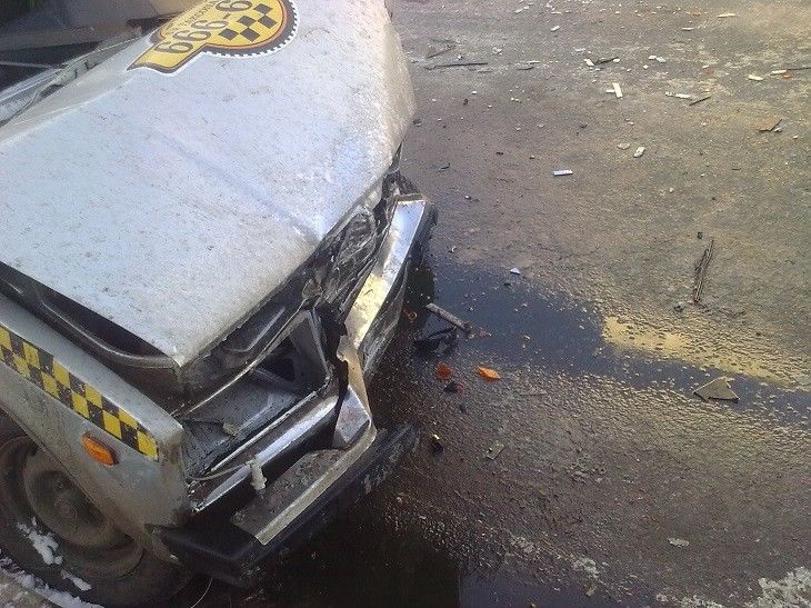 В ДТП на остановке «Рабиновича» пострадали 5 человек В ДТП на остановке «Рабиновича» пострадали 5 человек