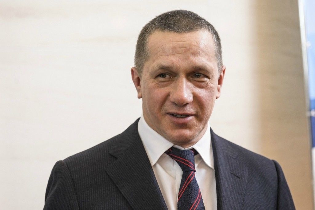 Правительство на колесах: на чем ездит высшее руководство страны?