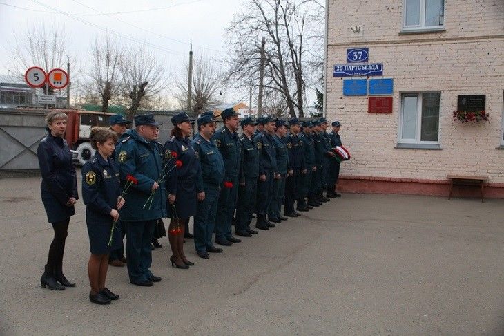 Омские пожарные вспомнят коллег, погибших при исполнении служебного долга Омские пожарные вспомнят коллег, погибших при исполнении служебного долга