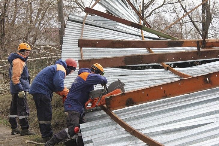В Омской области последствия урагана будут устранять неделю В Омской области последствия урагана будут устранять неделю