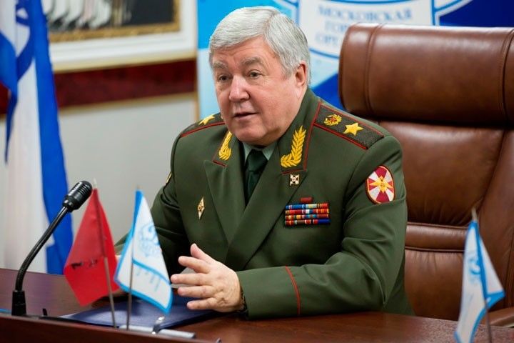 Губернатор Назаров поехал знакомиться с новым сибирским полпредом Николаем Рогожкиным Губернатор Назаров поехал знакомиться с новым сибирским полпредом Николаем Рогожкиным