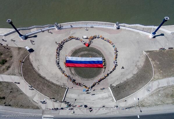 Блогеры продемонстрировали омичам, как безопасно путешествовать по настоящей России Блогеры продемонстрировали омичам, как безопасно путешествовать по настоящей России