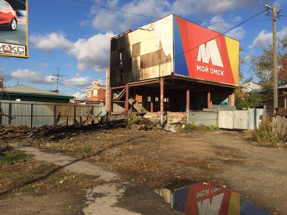 В центре Омска горел дом В центре Омска горел дом