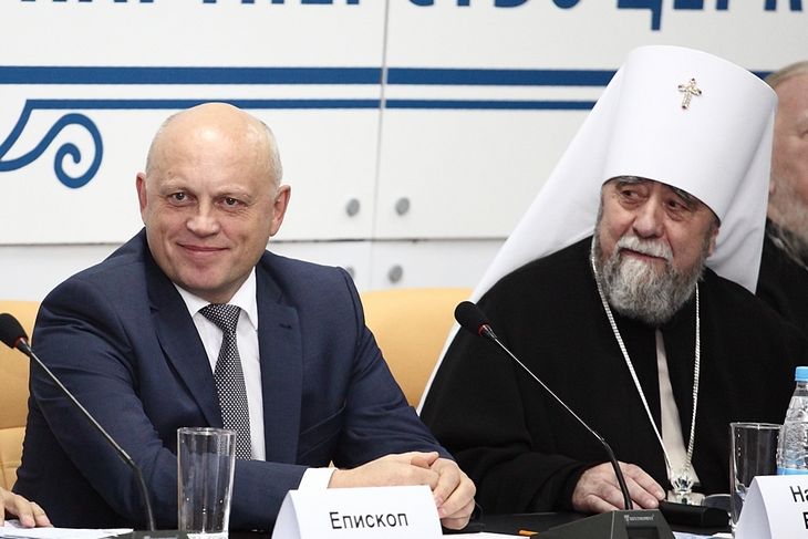 О необходимости уходить от понятия «свободной семьи» и желания «жить для себя» поговорили чиновники и православные на конференции в Омске О необходимости уходить от понятия «свободной семьи» и желания «жить для себя» поговорили чиновники и православные на конференции в Омске