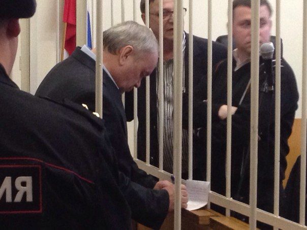 Заседание Куйбышевского райсуда Омска об избрании меры пресечения для Олега Шишова Заседание Куйбышевского райсуда Омска об избрании меры пресечения для Олега Шишова