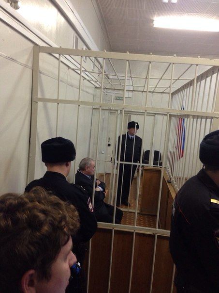 Заседание Куйбышевского райсуда Омска об избрании меры пресечения для Олега Шишова Заседание Куйбышевского райсуда Омска об избрании меры пресечения для Олега Шишова