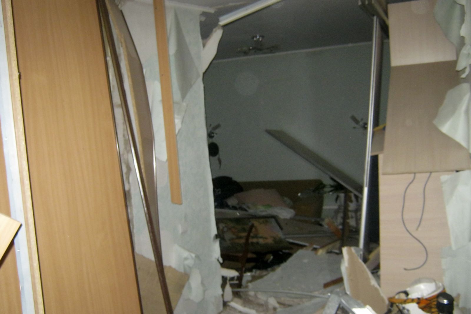 В омской девятиэтажке ночью взорвался бытовой газ В омской девятиэтажке ночью взорвался бытовой газ