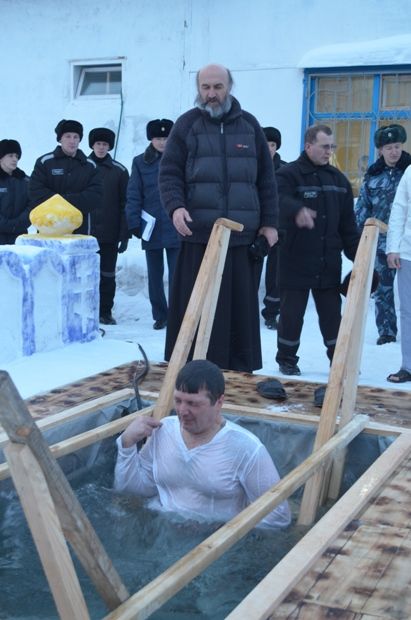 Крещение строгого режима: как омские зэки уходили под лед