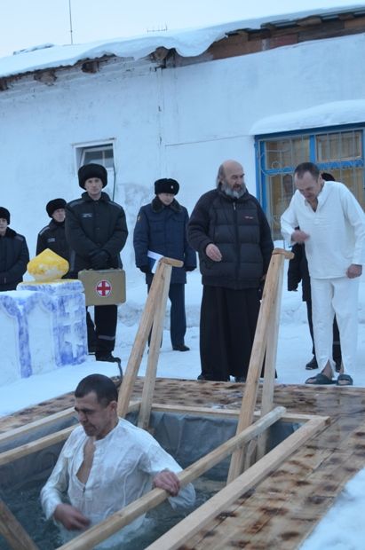 Крещение строгого режима: как омские зэки уходили под лед