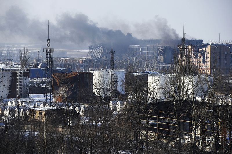 Журналисты «России-24» попали под минометный огонь в центре Донецка Журналисты «России-24» попали под минометный огонь в центре Донецка