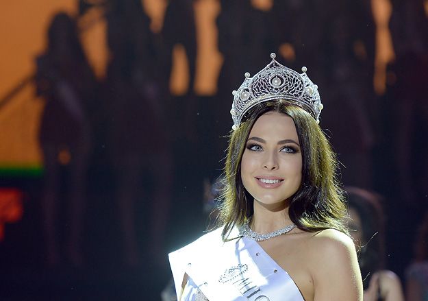 Корону «Мисс Вселенной» выиграла 22-летняя колумбийка Паулина Вега Корону «Мисс Вселенной» выиграла 22-летняя колумбийка Паулина Вега