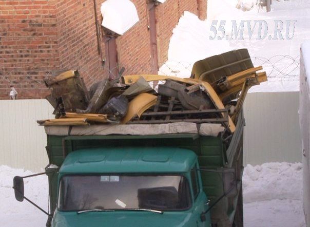 В Омске серийный автоугонщик распиливал машины и сдавал их на металлолом В Омске серийный автоугонщик распиливал машины и сдавал их на металлолом