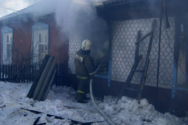 Пожар в Омской области унес жизни двоих детей, оставленных без присмотра Пожар в Омской области унес жизни двоих детей, оставленных без присмотра