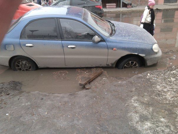 В Омске автолюбители уходят под асфальт В Омске автолюбители уходят под асфальт