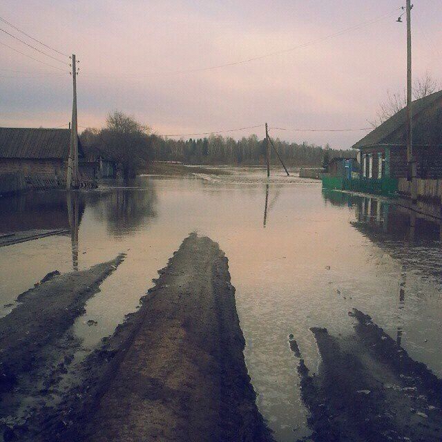 Тара с окрестностями уходит под воду, готовится эвакуация Тара с окрестностями уходит под воду, готовится эвакуация
