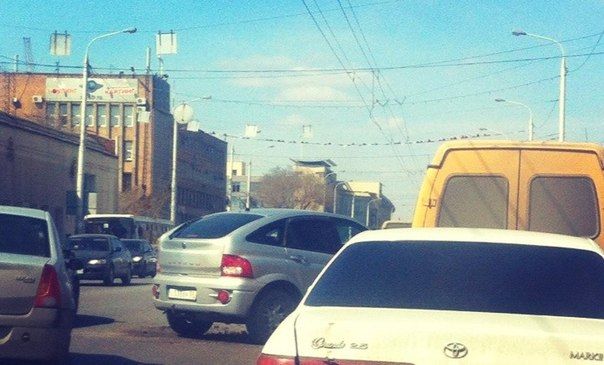 Центр Омска заблокирован «ГАЗелью»-перевертышем