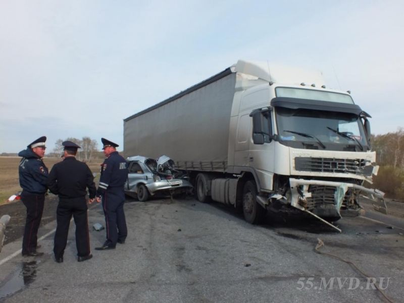 В смертельном ДТП по пути в Новосибирск погибла женщина с ребенком В смертельном ДТП по пути в Новосибирск погибла женщина с ребенком