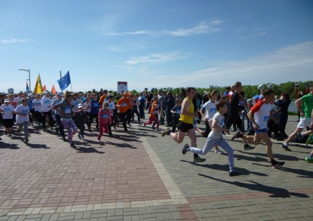 Весенний полумарафон выиграли омичка и казахстанец Весенний полумарафон выиграли омичка и казахстанец