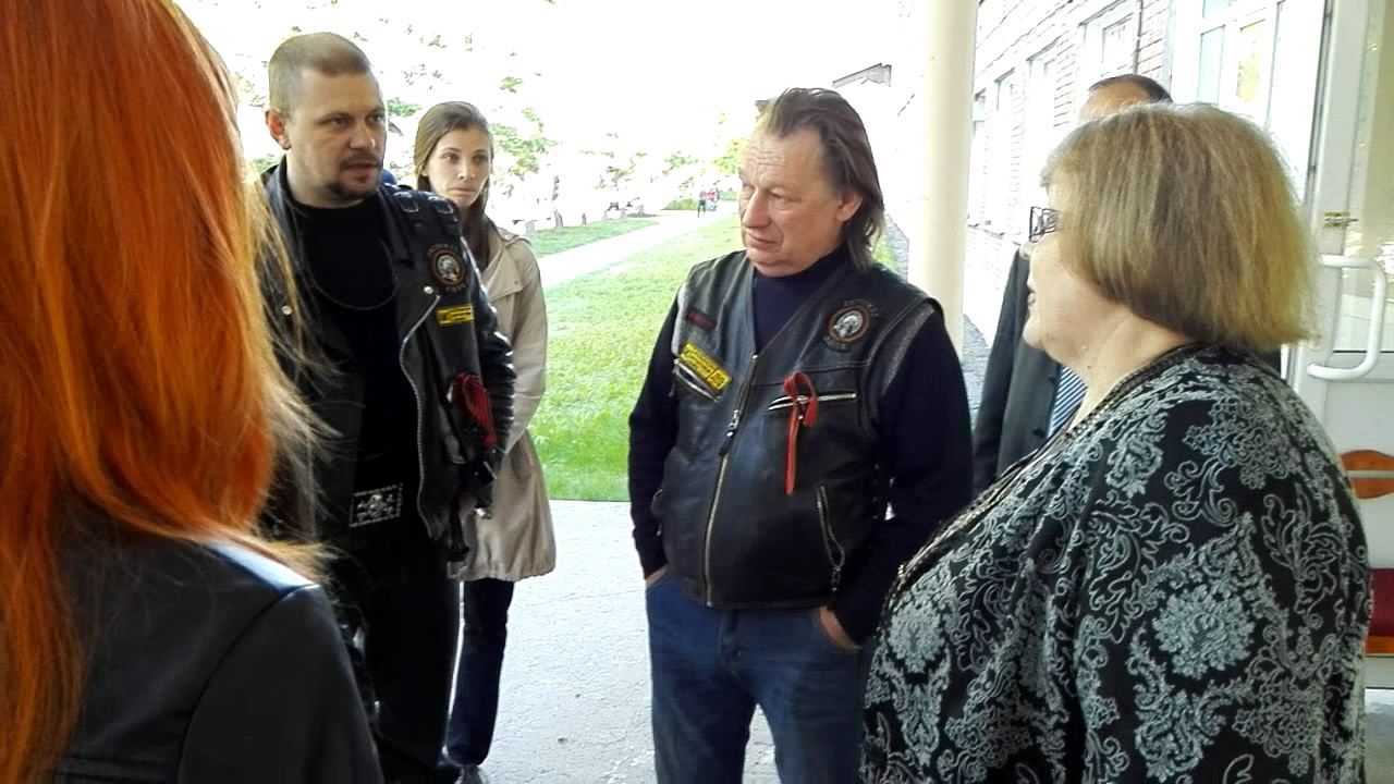 Омские байкеры «оглушили» западных дипломатов в знак протеста против «искажения исторической правды»