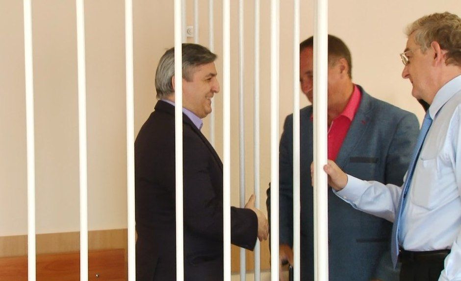 Свидетели по делу Гамбурга игнорируют суд