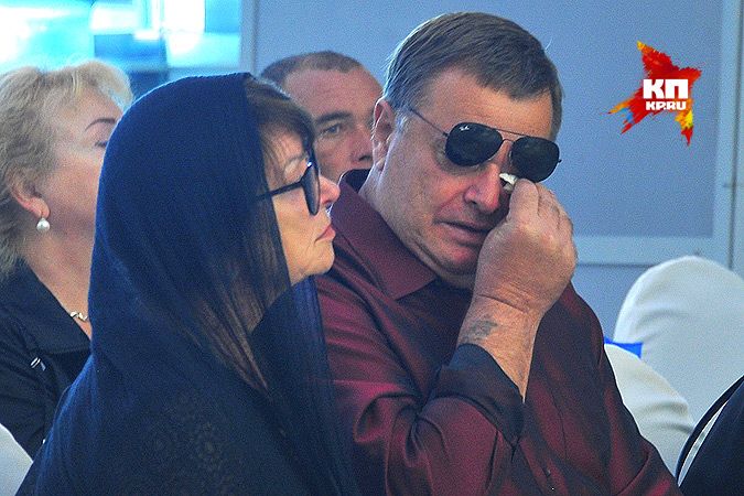 Семья и поклонники проводили в последний путь Жанну Фриске Семья и поклонники проводили в последний путь Жанну Фриске