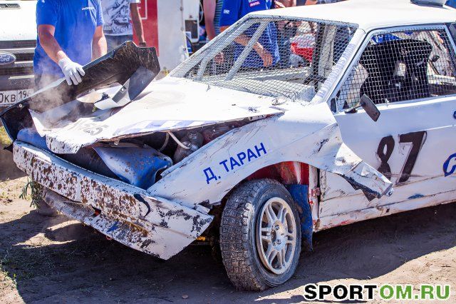 Автокросс на предельных скоростях прошел на омской трассе