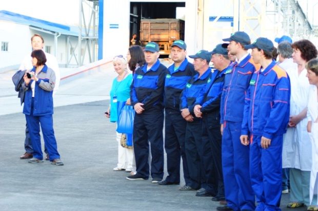 Дворкович успел открыть в Омске завод за считанные минуты Дворкович успел открыть в Омске завод за считанные минуты