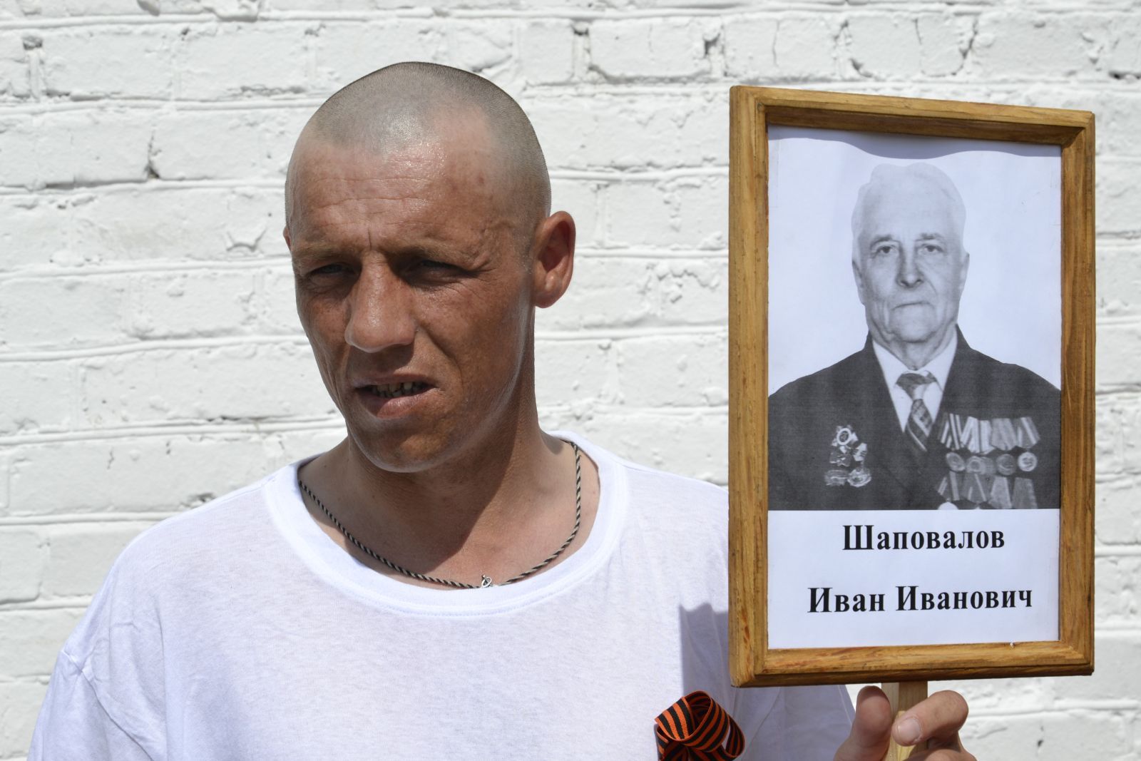 На праздновании Дня колонии омские заключенные встали в ряды «Бессмертного полка» На праздновании Дня колонии омские заключенные встали в ряды «Бессмертного полка»