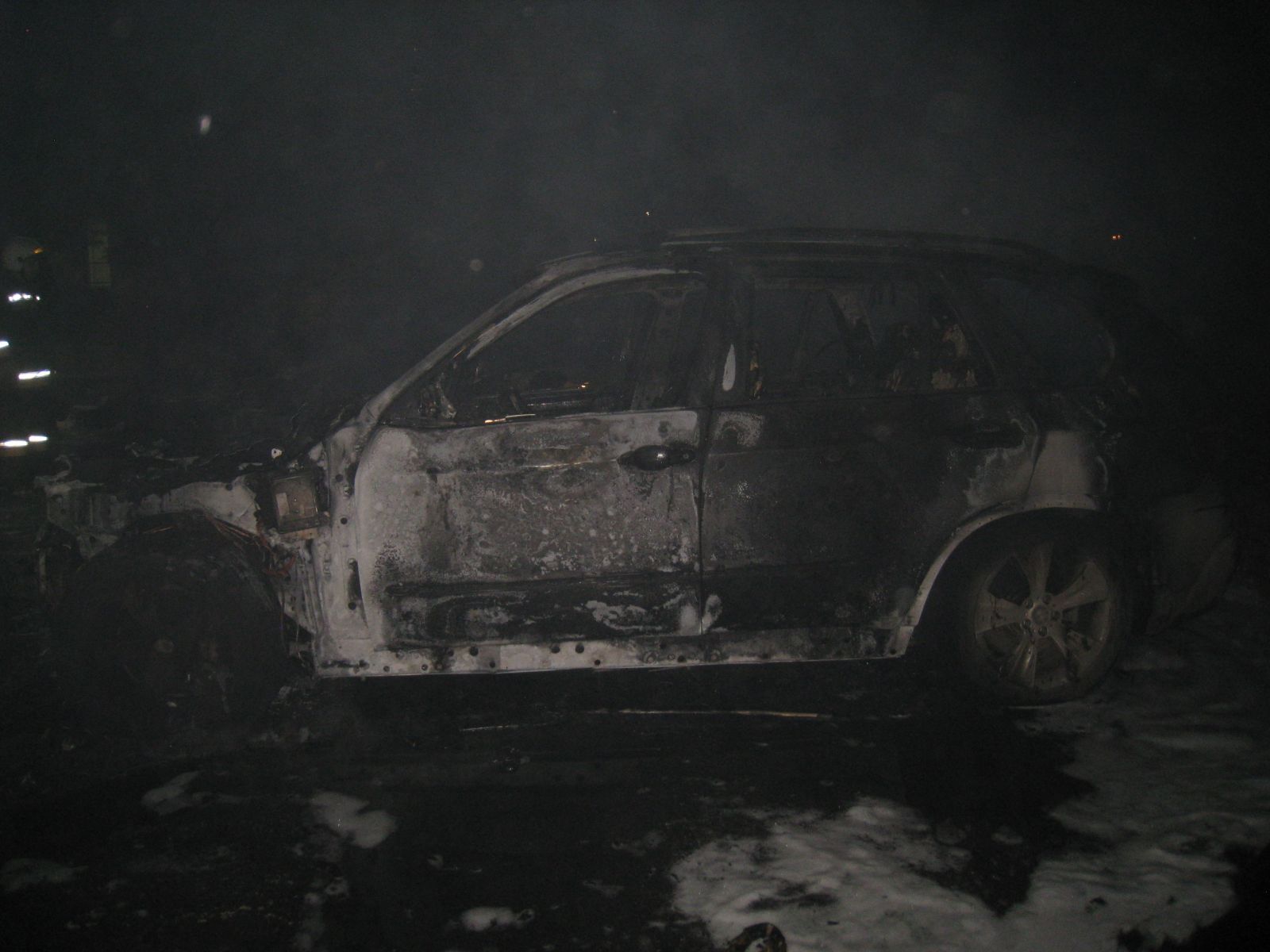 В Омске за ночь сгорели два BMW X5 В Омске за ночь сгорели два BMW X5