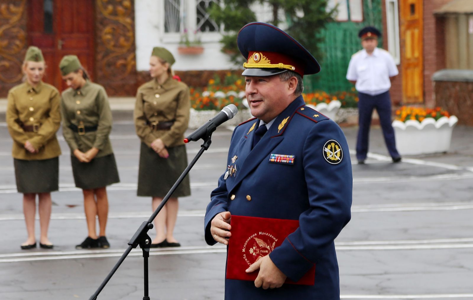 Юрий Томчак посетил одну из лучших омских колоний Юрий Томчак посетил одну из лучших омских колоний