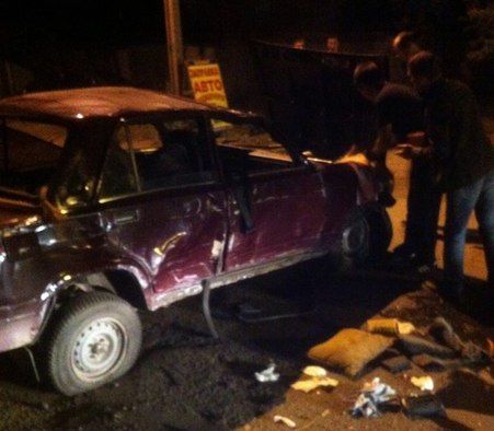 Омич поехал за водкой, а приехал в столб Омич поехал за водкой, а приехал в столб