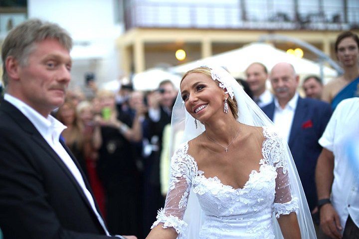Свадебный скандал: часы «за 37 млн рублей» Пескову подарила Навка Свадебный скандал: часы «за 37 млн рублей» Пескову подарила Навка