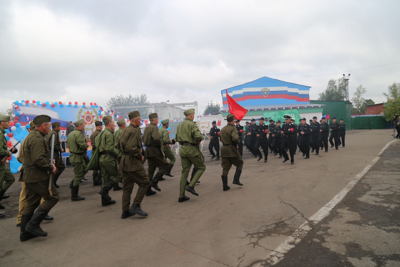 В омской колонии стреляли из танка В омской колонии стреляли из танка