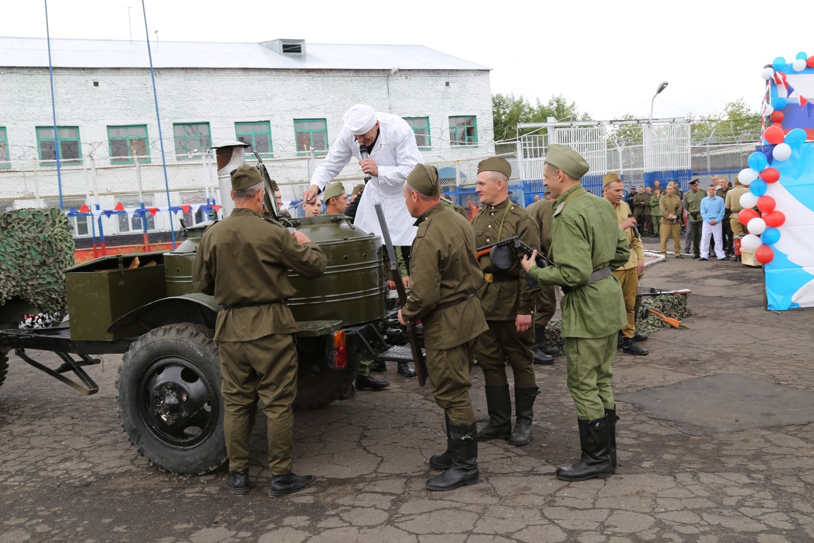 В омской колонии стреляли из танка В омской колонии стреляли из танка
