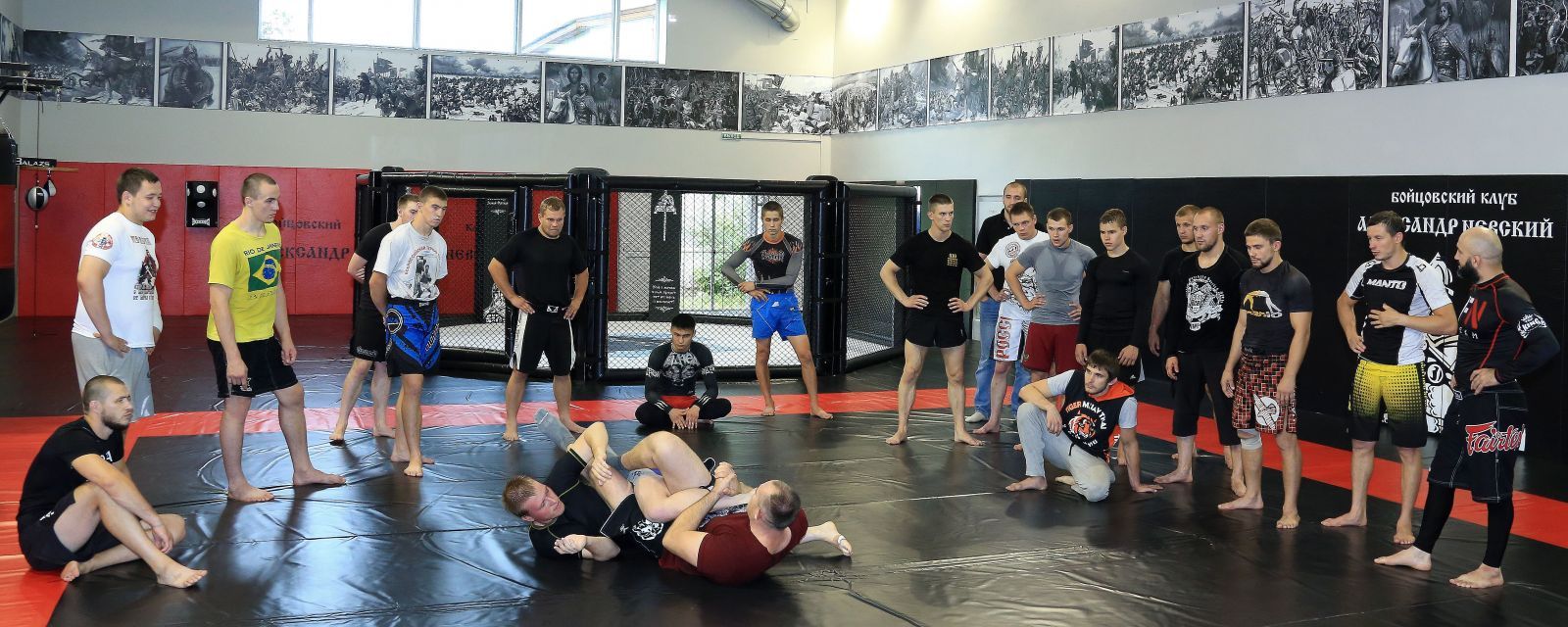Боец UFC Алексей Олейник в Омске раскрыл секреты своих досрочных побед Боец UFC Алексей Олейник в Омске раскрыл секреты своих досрочных побед