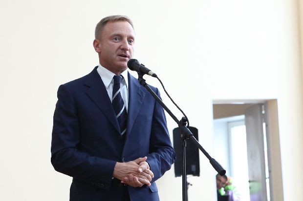 Ливанов остался доволен построенной в Омске школой и попросил получше воспитывать мальчиков Ливанов остался доволен построенной в Омске школой и попросил получше воспитывать мальчиков