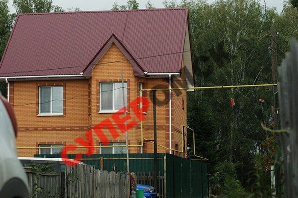 Директор омского драмтеатра Мир Бывалин утверждает, что построил себе коттедж на личные сбережения Директор омского драмтеатра Мир Бывалин утверждает, что построил себе коттедж на личные сбережения