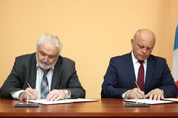 Назаров похвалился новым производством «мирных» ракет С-400 в Омске