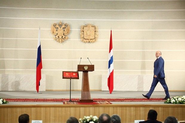 Назаров принял присягу и официально возглавил Омскую область