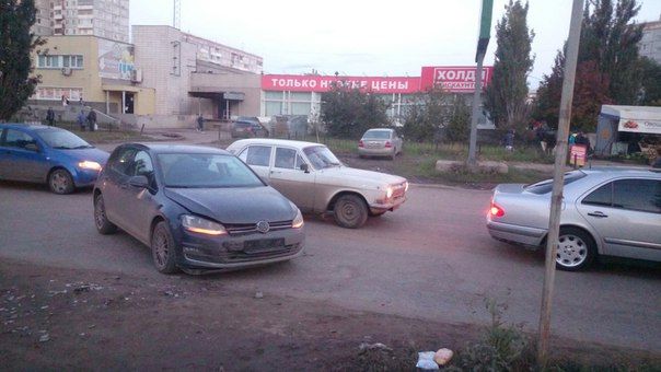 В Омске разыскивают водителя-беглеца, устроившего ДТП с пострадавшим В Омске разыскивают водителя-беглеца, устроившего ДТП с пострадавшим