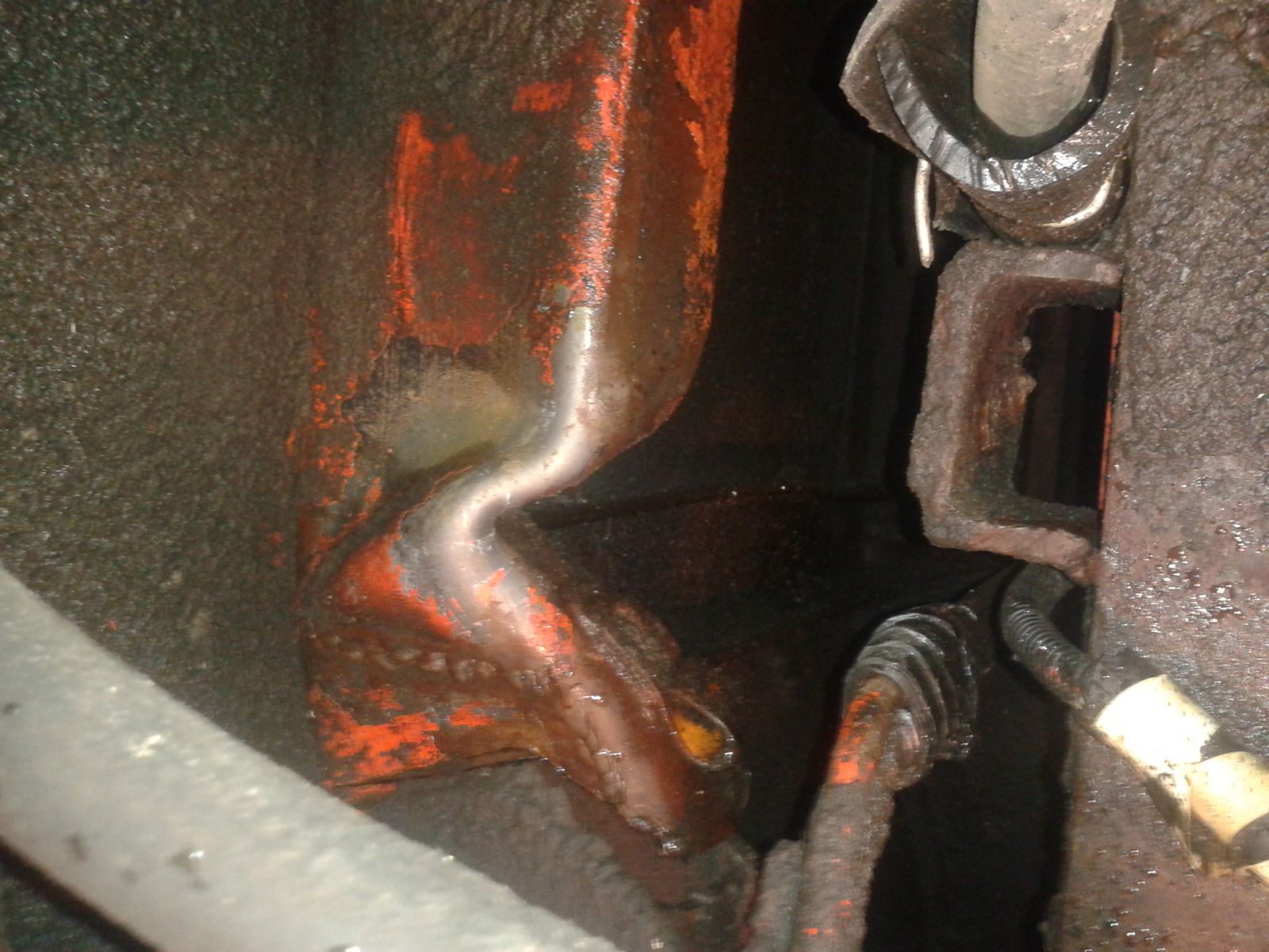 Омские мусороперевозчики теряют технику из-за новых условий на свалке в Надеждино Омские мусороперевозчики теряют технику из-за новых условий на свалке в Надеждино
