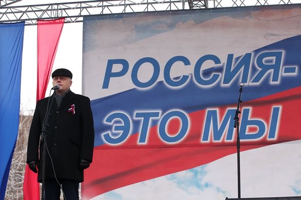 Тысячи омичей вышли на Соборную площадь в честь Дня народного единства Тысячи омичей вышли на Соборную площадь в честь Дня народного единства