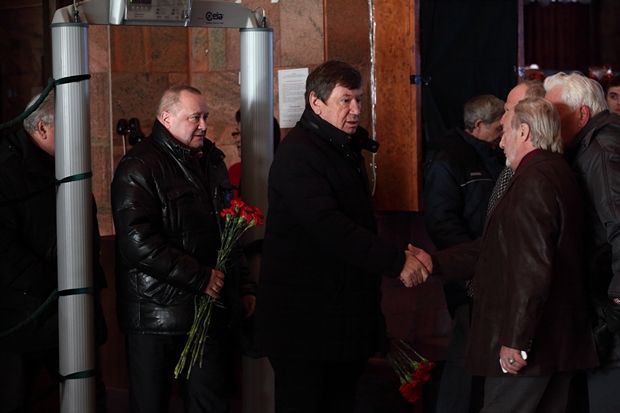 Прощание в фотографиях: как провожали заслуженного архитектора РФ Альберта Каримова Прощание в фотографиях: как провожали заслуженного архитектора РФ Альберта Каримова