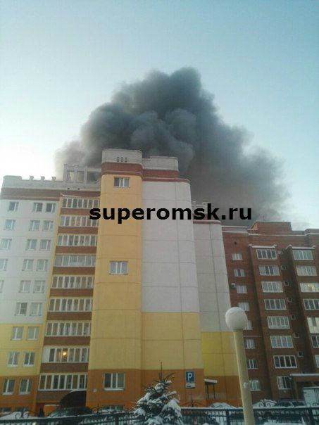 В Амурском поселке полыхает автоцентр – дымовая «лавина» скрыла пятиэтажку В Амурском поселке полыхает автоцентр – дымовая «лавина» скрыла пятиэтажку