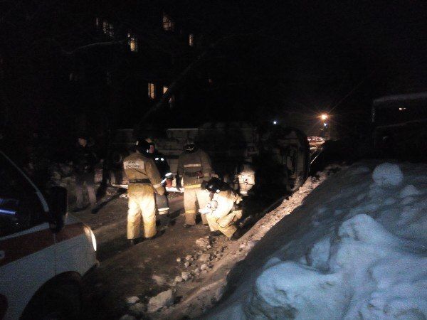 В Омске перевернулась маршрутка с пассажирами  — пострадали трое