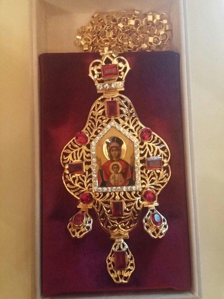 Патриарх Кирилл вручил митрополиту Владимиру высокую церковную награду Патриарх Кирилл вручил митрополиту Владимиру высокую церковную награду