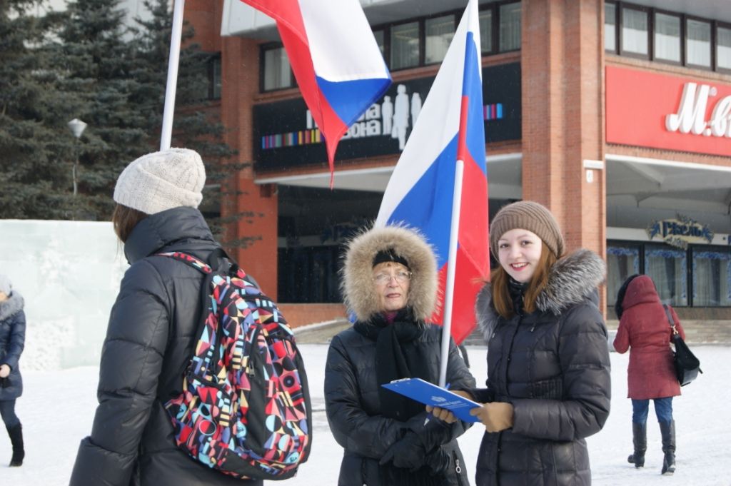 Активисты «Оплота» вышли на улицу для сбора подписей против беспредела коллекторов Активисты «Оплота» вышли на улицу для сбора подписей против беспредела коллекторов