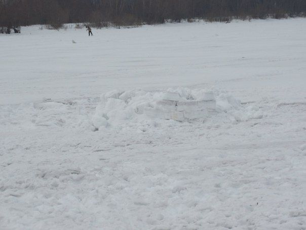 Снежное иглу в Омске разрушили до рейда МЧС