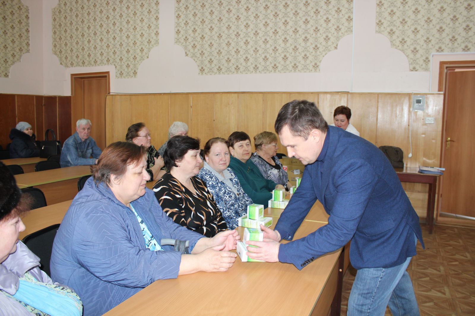 В Азовском и Полтавском районах бесплатно раздали глюкометры диабетикам В Азовском и Полтавском районах бесплатно раздали глюкометры диабетикам